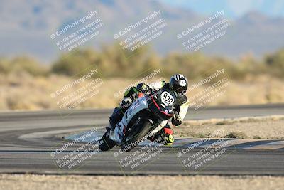 media/Dec-07-2025-CVMA (Sun) [[3e7d2de5dc]]/Race 18-Formula Twins-Formula 40 UL/